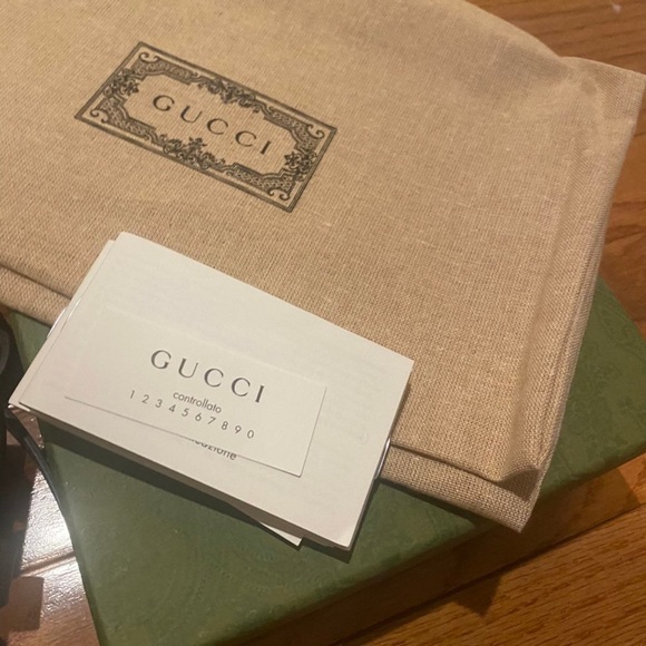 *** Gucci Messenger mini monogram bag *** Like new *** - Picture 10 of 11